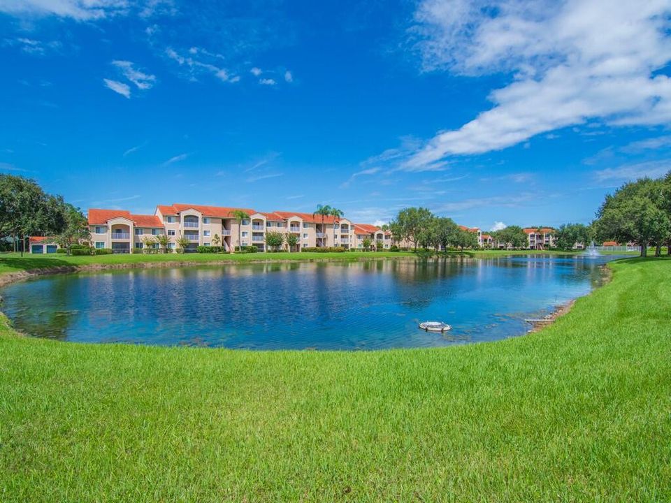 На продажу: $255,000 (2 спален, 2 ванн, 1140 Квадратных фут)