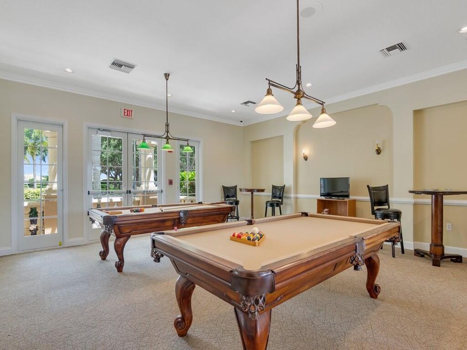 На продажу: $255,000 (2 спален, 2 ванн, 1140 Квадратных фут)