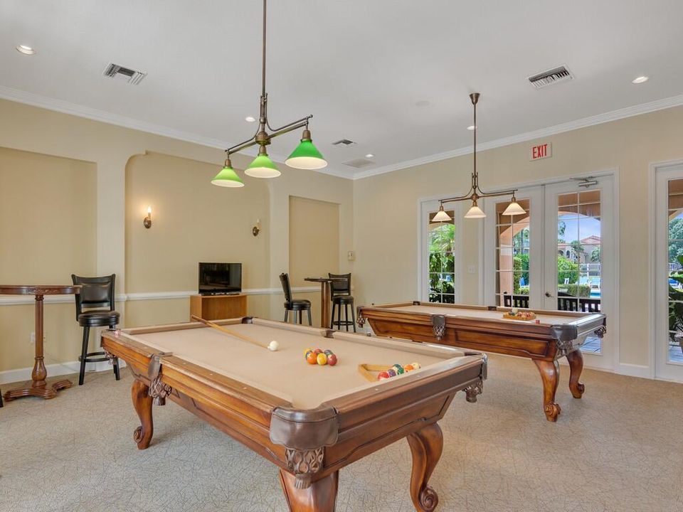 На продажу: $255,000 (2 спален, 2 ванн, 1140 Квадратных фут)