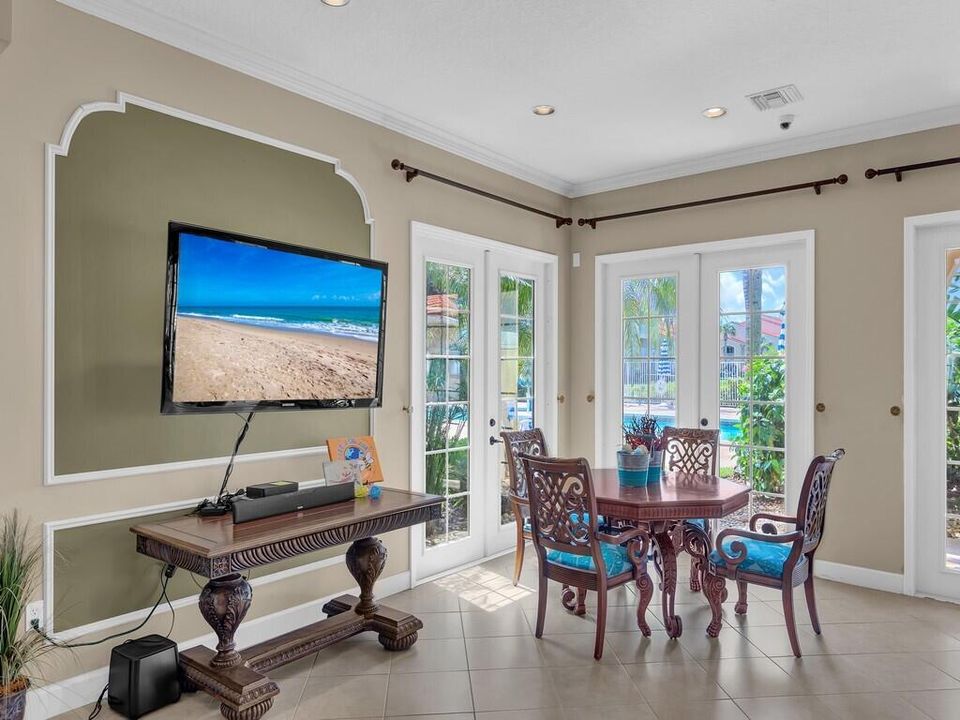 На продажу: $255,000 (2 спален, 2 ванн, 1140 Квадратных фут)