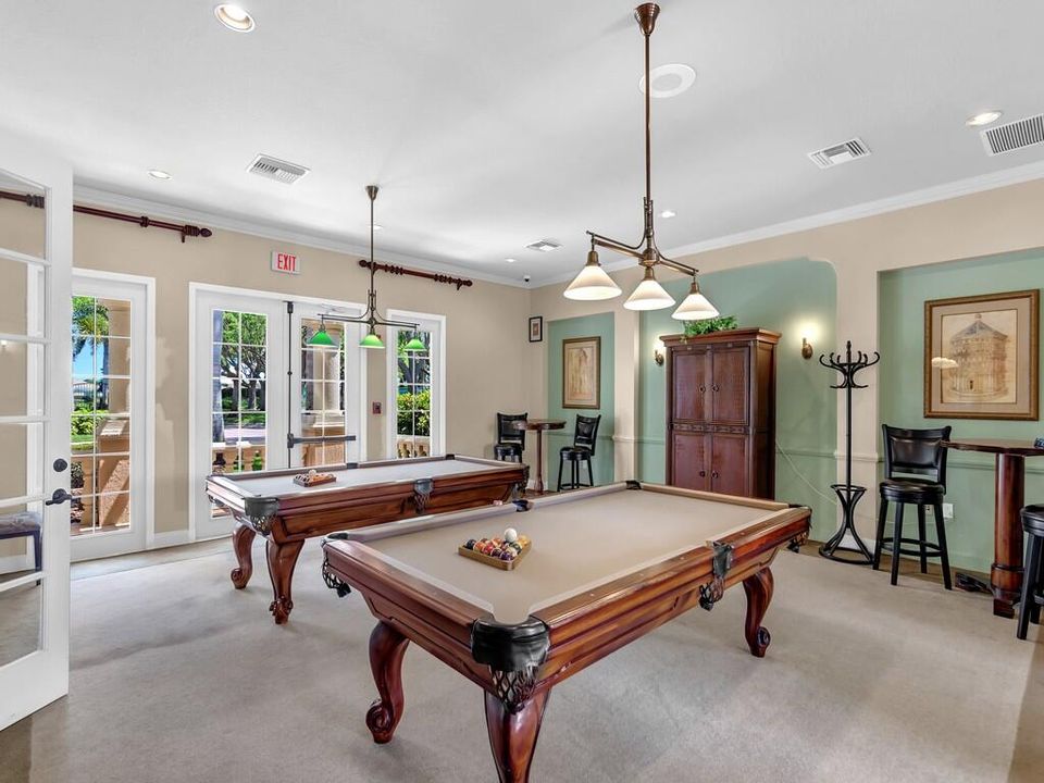 На продажу: $255,000 (2 спален, 2 ванн, 1140 Квадратных фут)