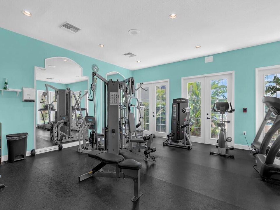 На продажу: $255,000 (2 спален, 2 ванн, 1140 Квадратных фут)