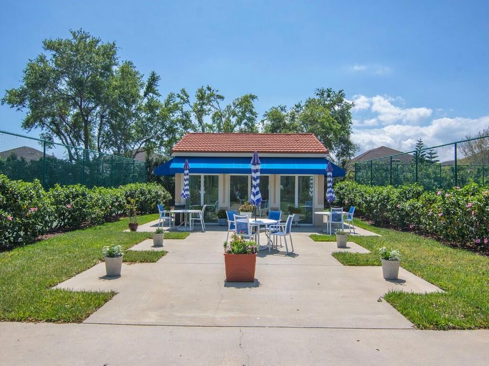 На продажу: $255,000 (2 спален, 2 ванн, 1140 Квадратных фут)