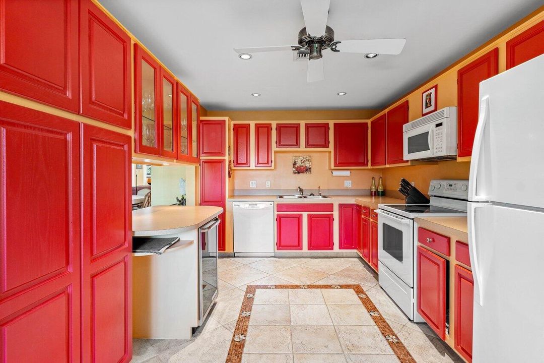 For Sale: $547,000 (3 beds, 2 baths, 1958 Square Feet)