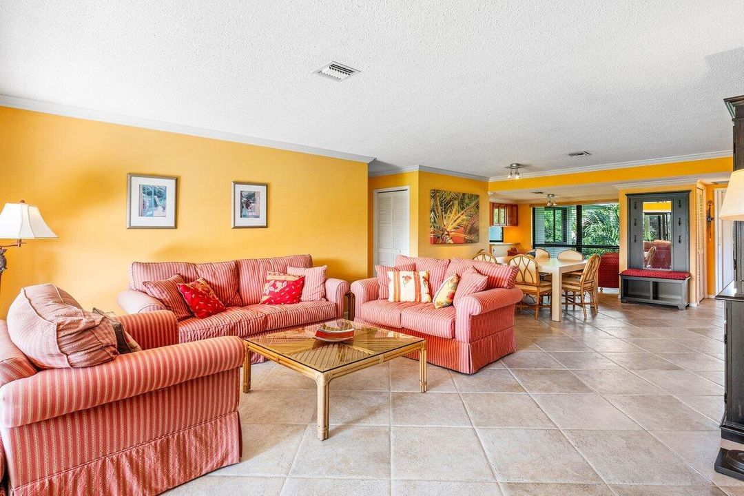 For Sale: $547,000 (3 beds, 2 baths, 1958 Square Feet)