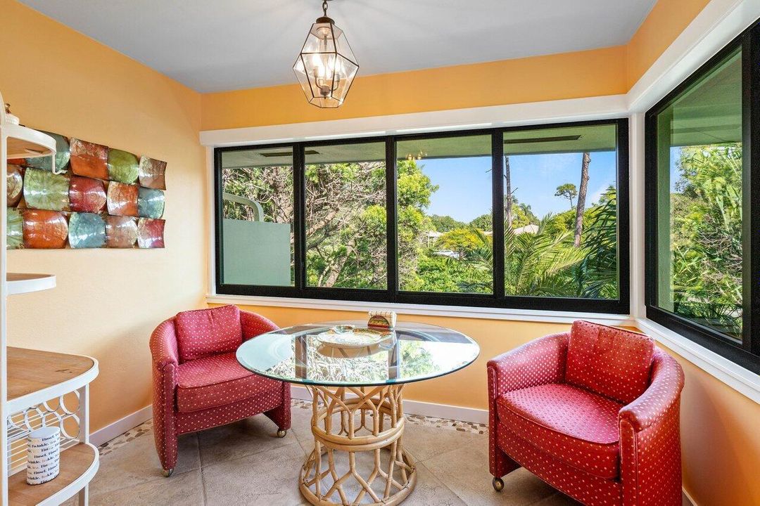 For Sale: $547,000 (3 beds, 2 baths, 1958 Square Feet)