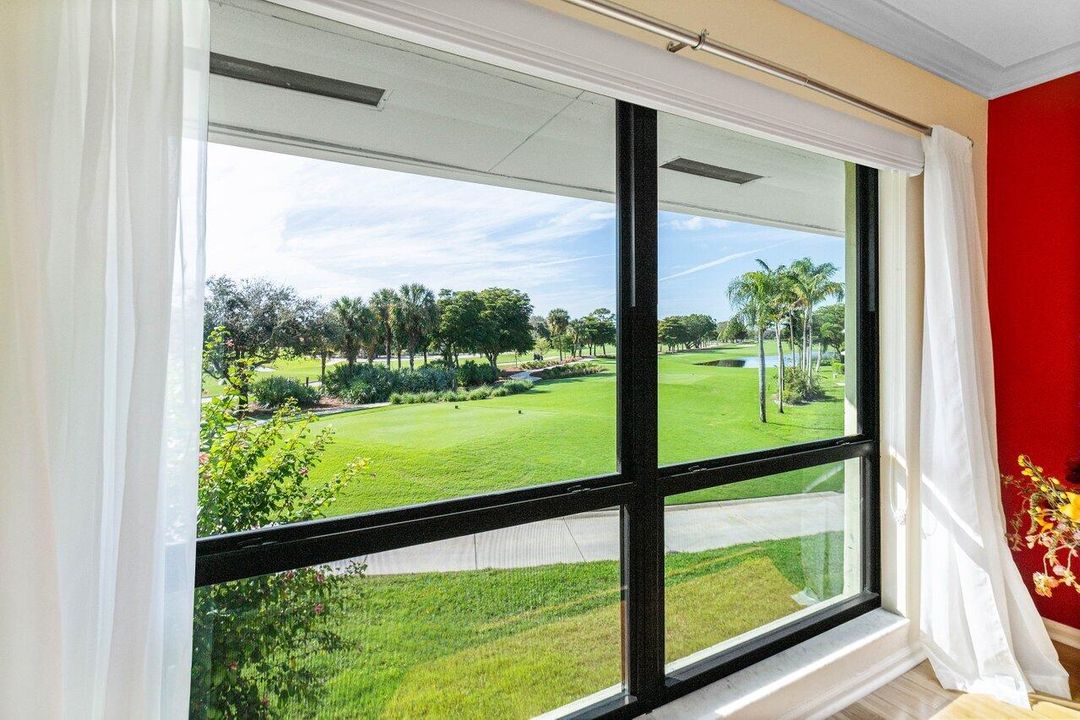 For Sale: $547,000 (3 beds, 2 baths, 1958 Square Feet)