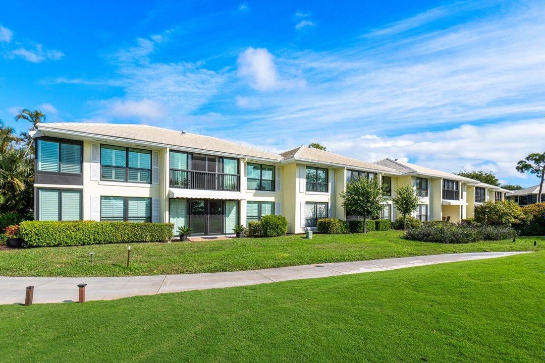 For Sale: $547,000 (3 beds, 2 baths, 1958 Square Feet)