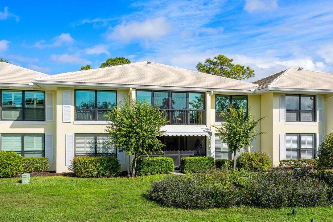 For Sale: $547,000 (3 beds, 2 baths, 1958 Square Feet)