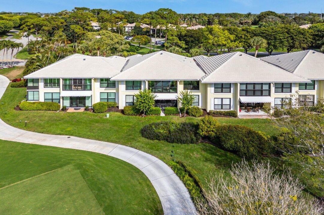 For Sale: $547,000 (3 beds, 2 baths, 1958 Square Feet)