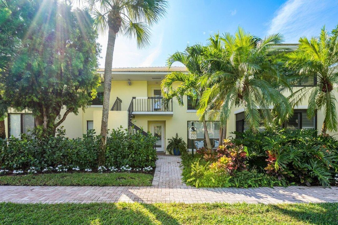 For Sale: $547,000 (3 beds, 2 baths, 1958 Square Feet)