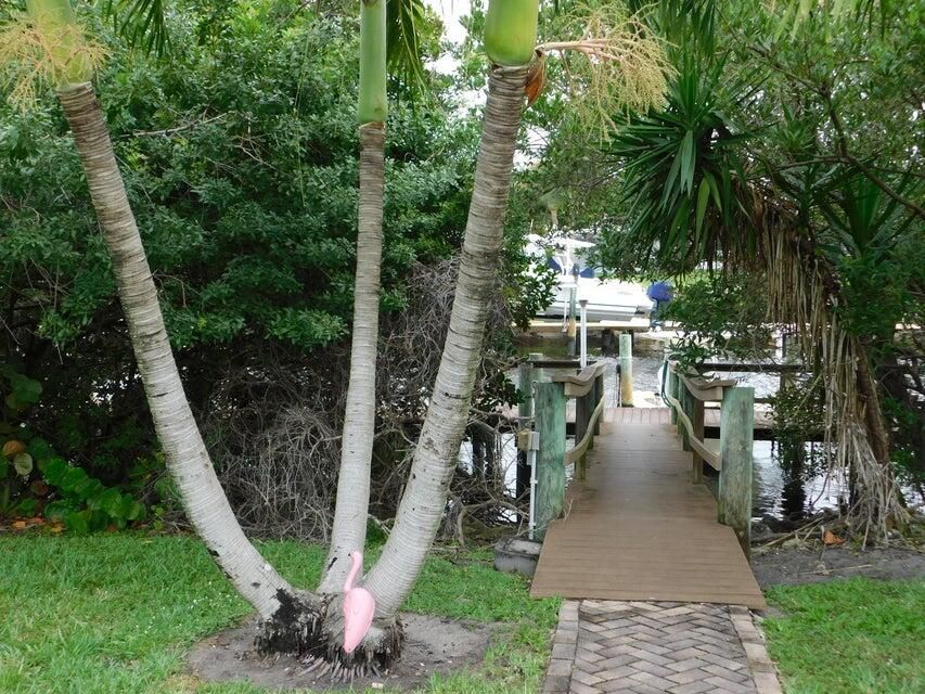 合同活跃: $1,850 (2 贝兹, 1 浴室, 1100 平方英尺)