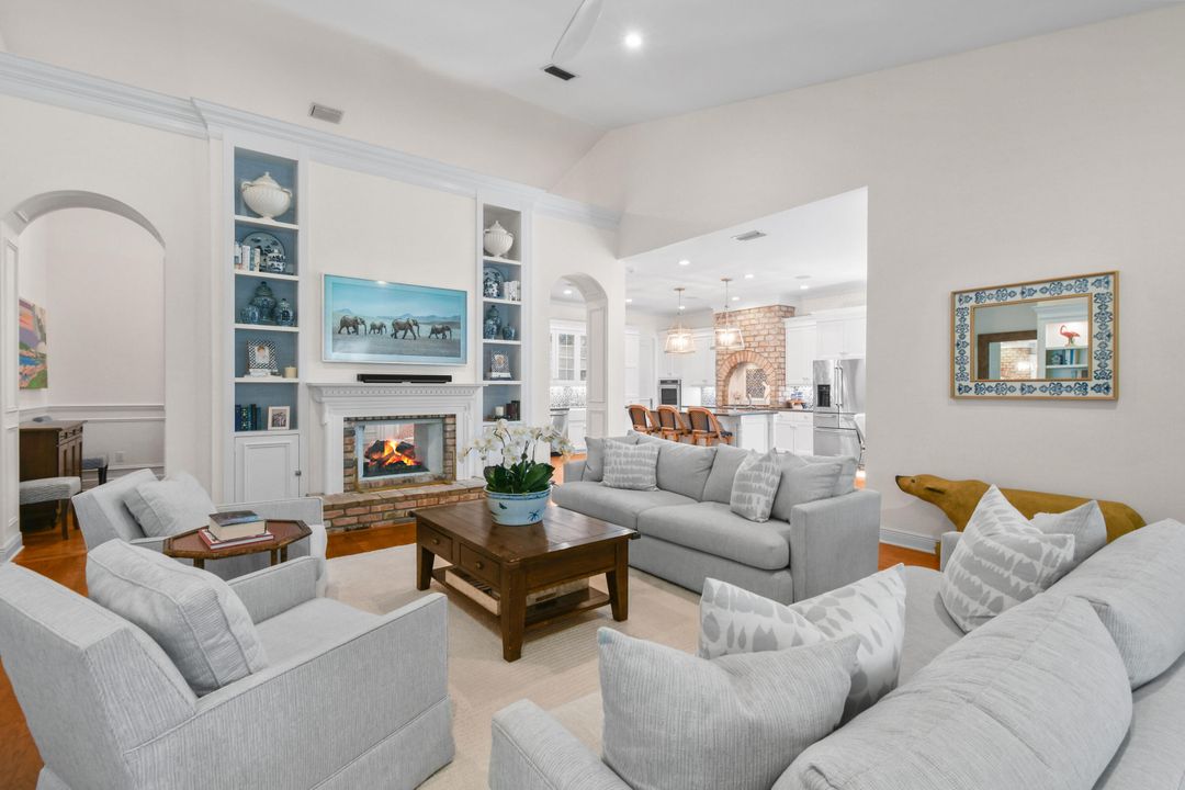 Activo con contrato: $3,200,000 (5 camas, 5 baños, 4814 Pies cuadrados)