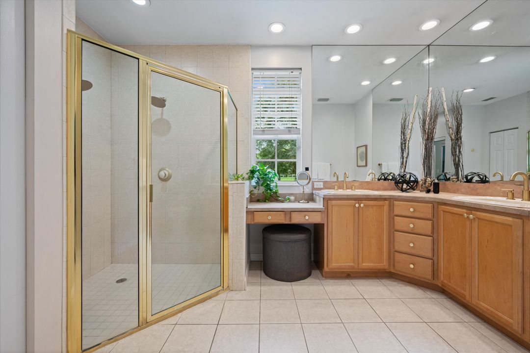 待售: $1,075,000 (5 贝兹, 3 浴室, 2663 平方英尺)