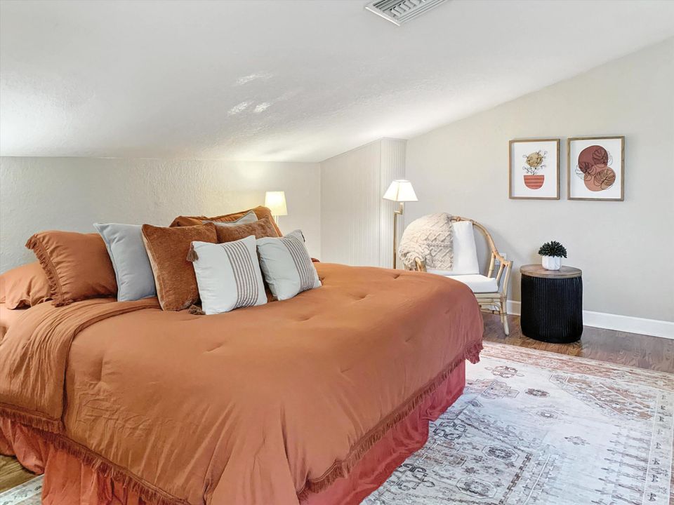 待售: $1,075,000 (5 贝兹, 3 浴室, 2663 平方英尺)