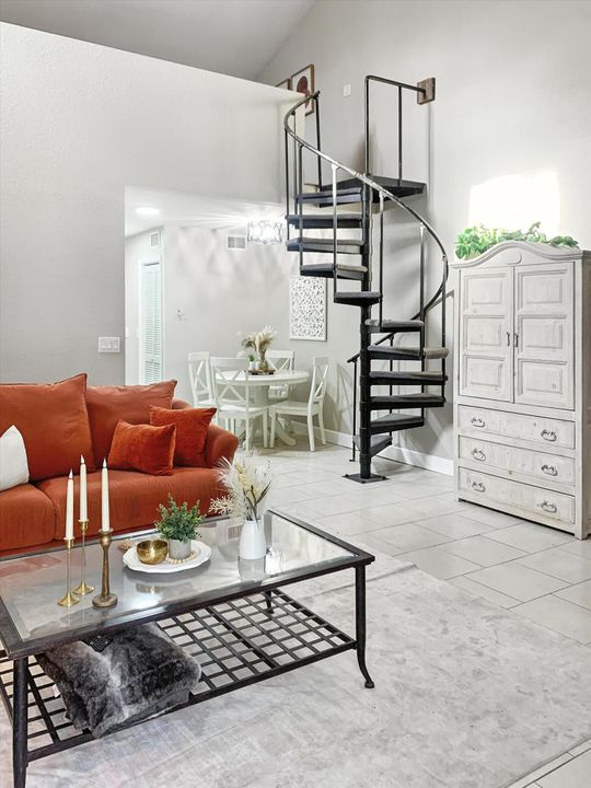 待售: $1,075,000 (5 贝兹, 3 浴室, 2663 平方英尺)