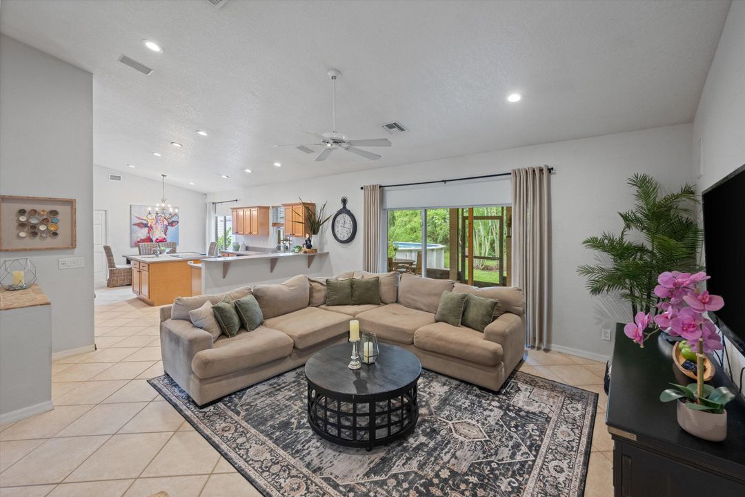 待售: $1,075,000 (5 贝兹, 3 浴室, 2663 平方英尺)