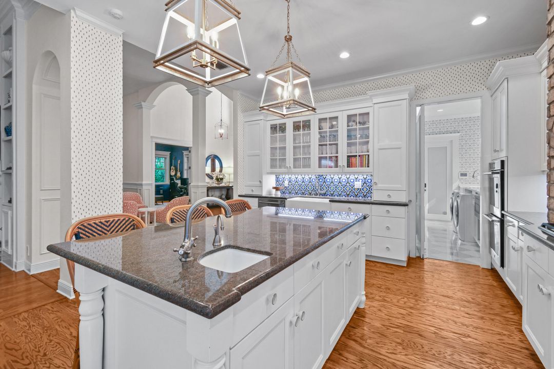 Activo con contrato: $3,200,000 (5 camas, 5 baños, 4814 Pies cuadrados)