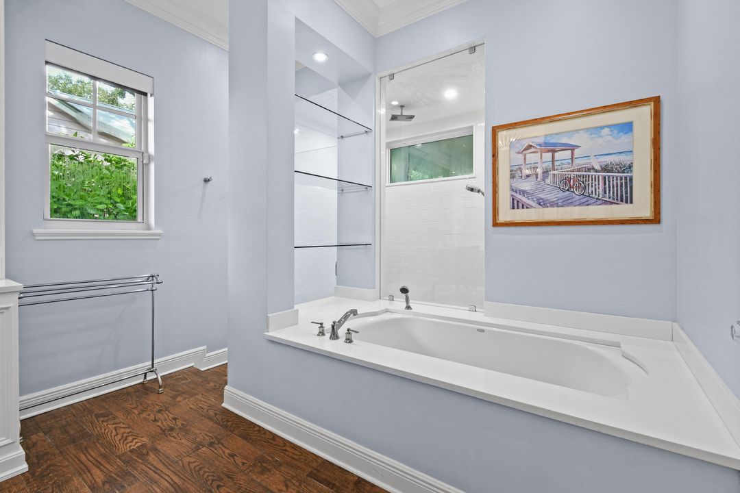 Activo con contrato: $3,200,000 (5 camas, 5 baños, 4814 Pies cuadrados)