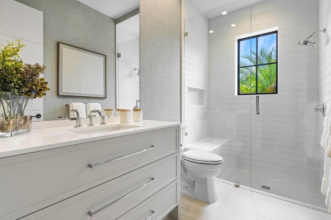 Под контрактом: $4,995,000 (4 спален, 4 ванн, 4131 Квадратных фут)