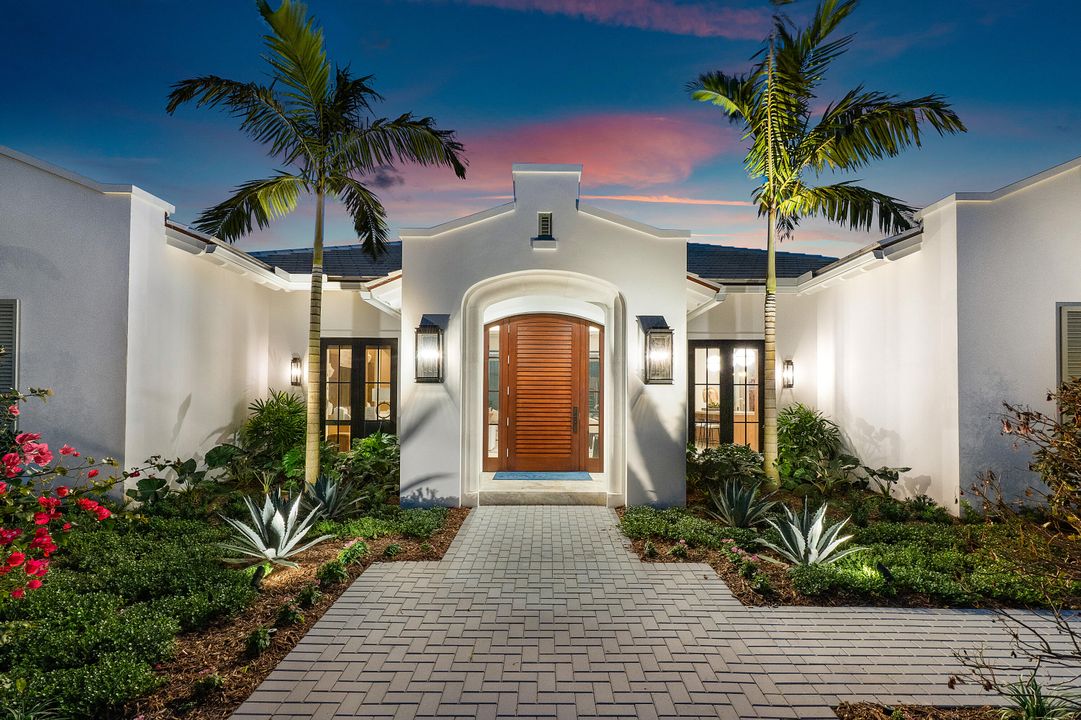 Под контрактом: $4,995,000 (4 спален, 4 ванн, 4131 Квадратных фут)