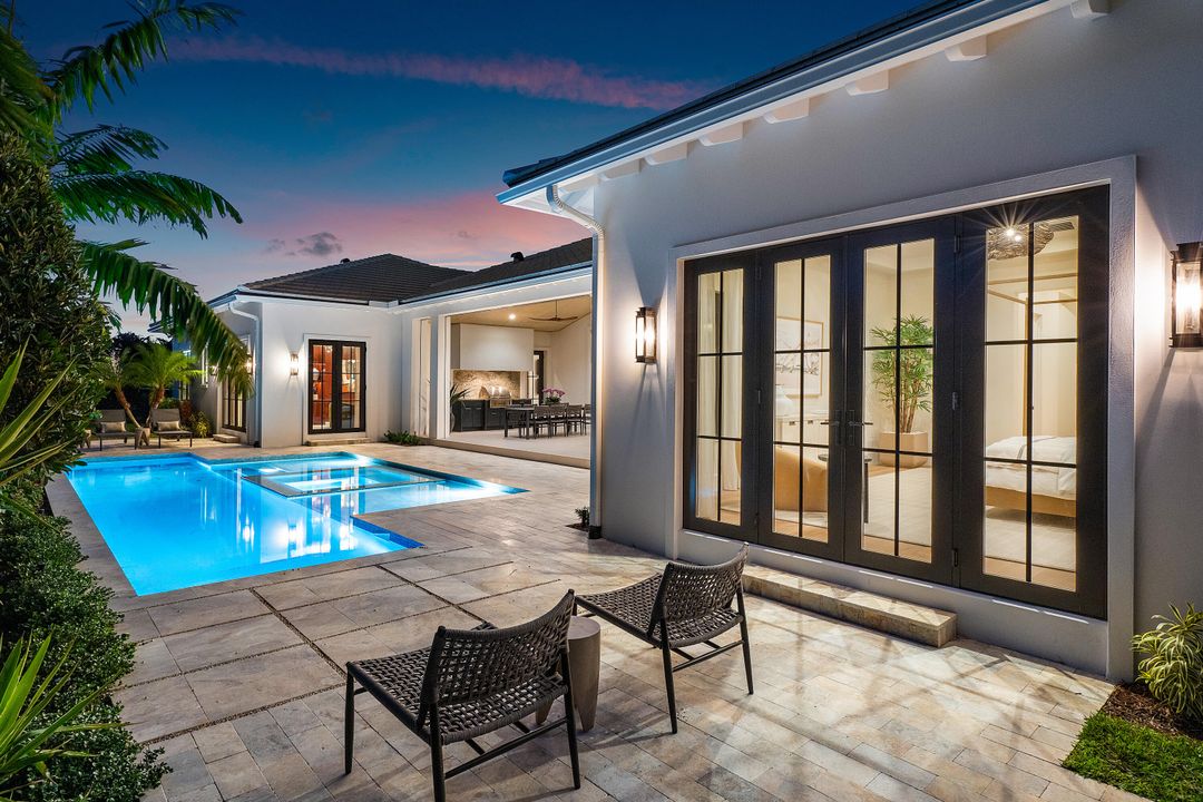 Под контрактом: $4,995,000 (4 спален, 4 ванн, 4131 Квадратных фут)