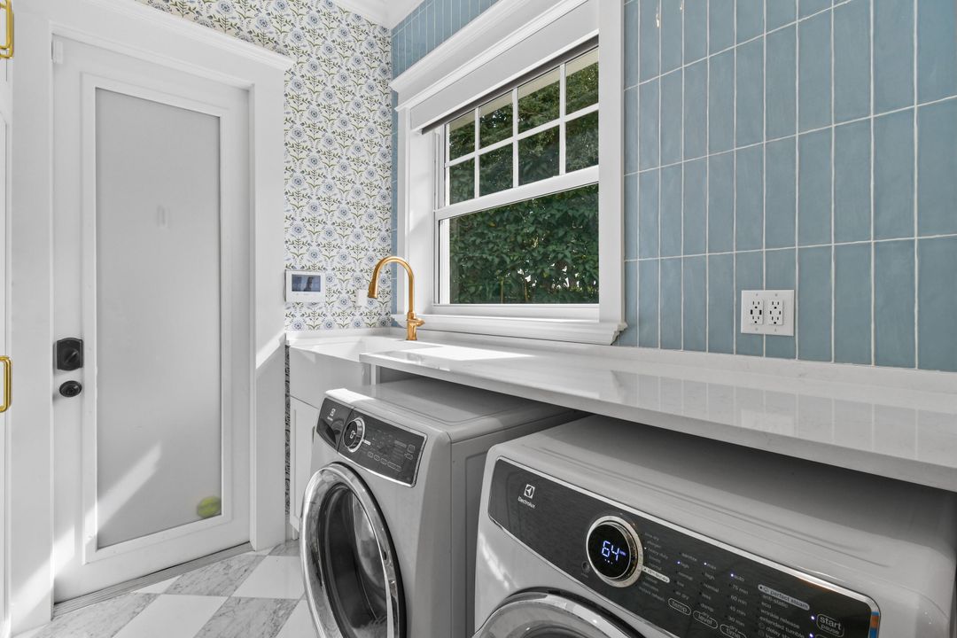 Activo con contrato: $3,200,000 (5 camas, 5 baños, 4814 Pies cuadrados)