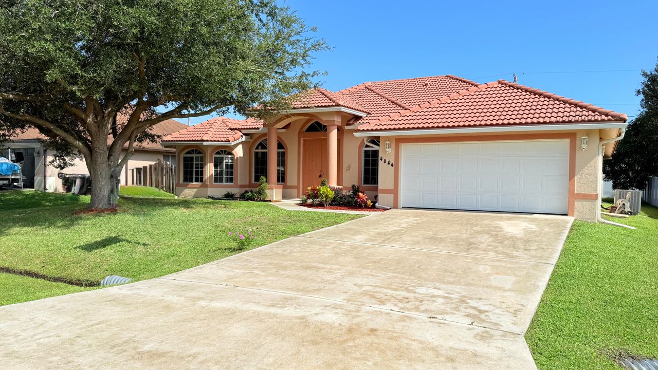 最近租的: $2,600 (4 贝兹, 2 浴室, 2345 平方英尺)