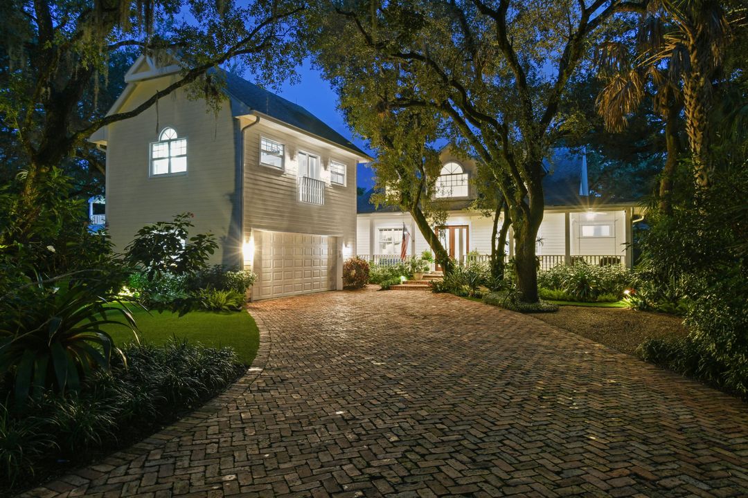 Activo con contrato: $3,200,000 (5 camas, 5 baños, 4814 Pies cuadrados)