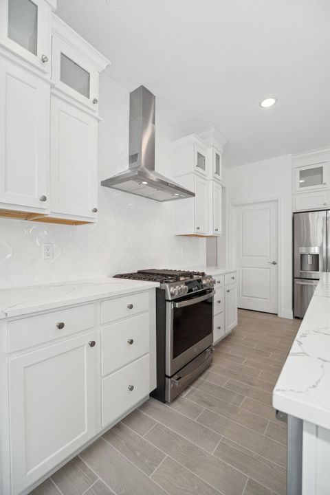 Под контрактом: $395,995 (2 спален, 2 ванн, 1572 Квадратных фут)