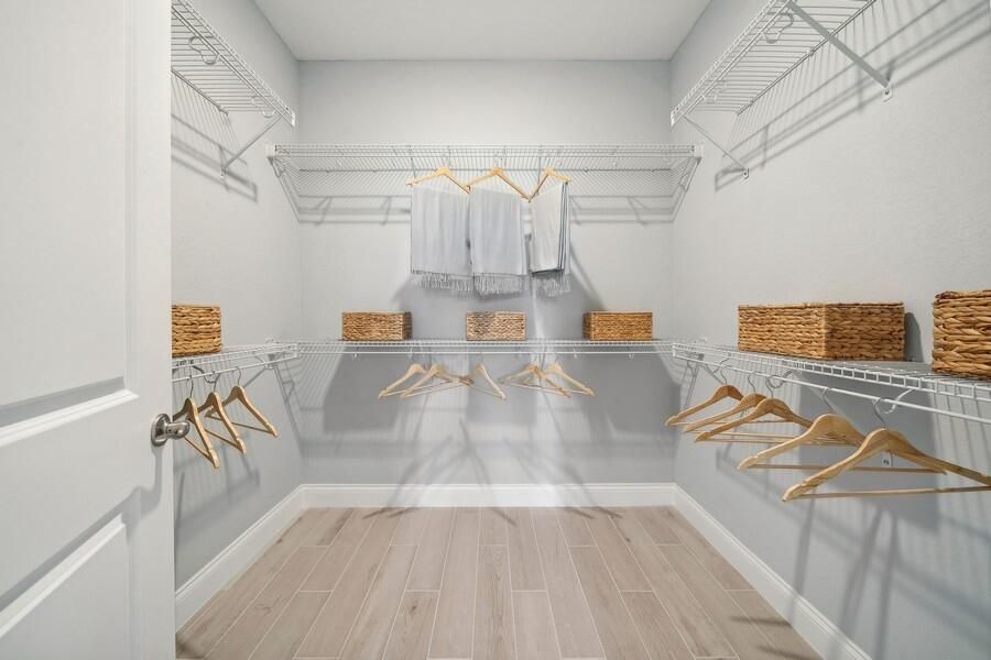 Под контрактом: $395,995 (2 спален, 2 ванн, 1572 Квадратных фут)