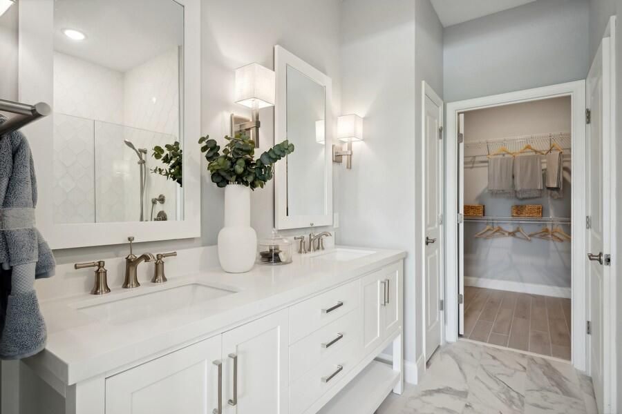 Под контрактом: $395,995 (2 спален, 2 ванн, 1572 Квадратных фут)