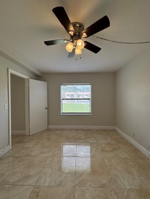 合同活跃: $2,200 (2 贝兹, 2 浴室, 857 平方英尺)