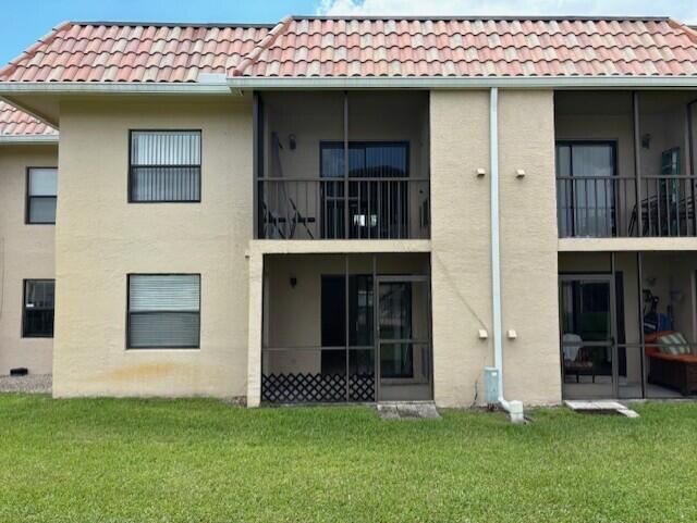 合同活跃: $2,200 (2 贝兹, 2 浴室, 857 平方英尺)