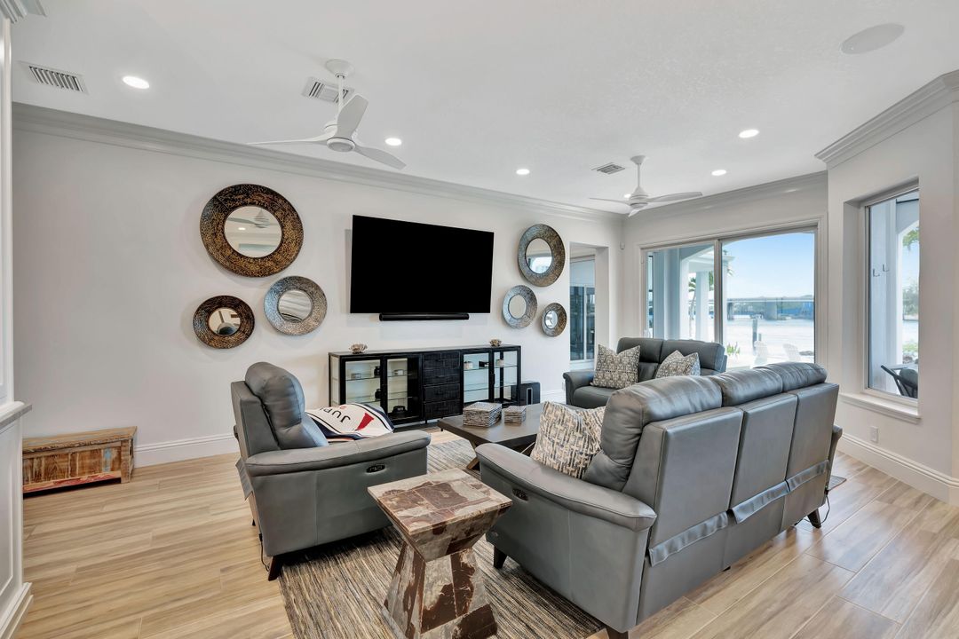 待售: $4,990,000 (6 贝兹, 4 浴室, 5200 平方英尺)