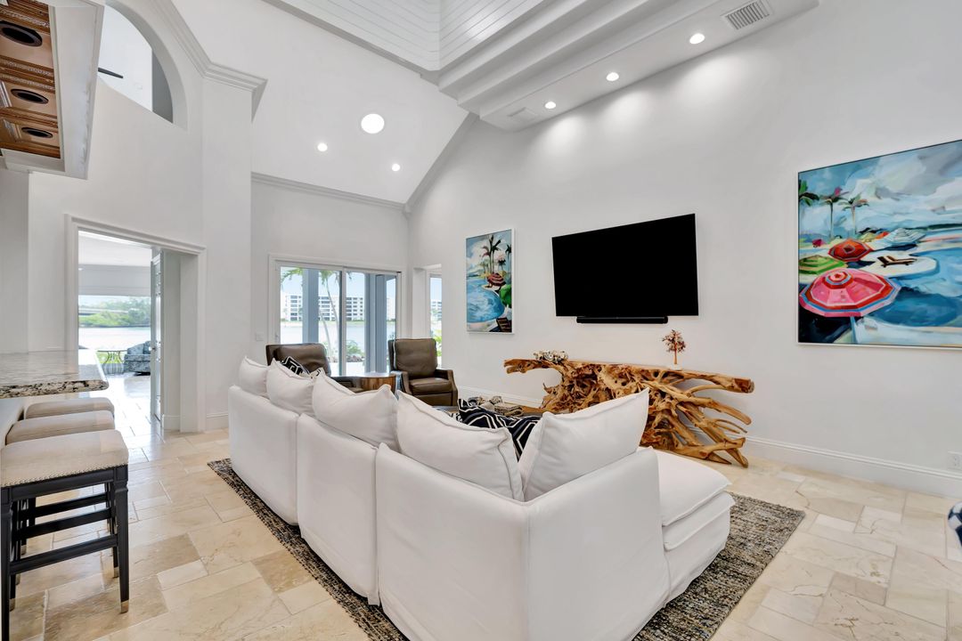 待售: $4,990,000 (6 贝兹, 4 浴室, 5200 平方英尺)