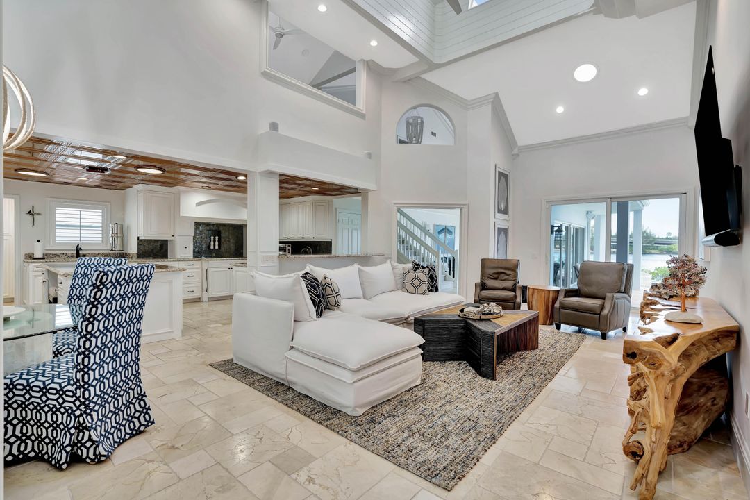 待售: $4,990,000 (6 贝兹, 4 浴室, 5200 平方英尺)