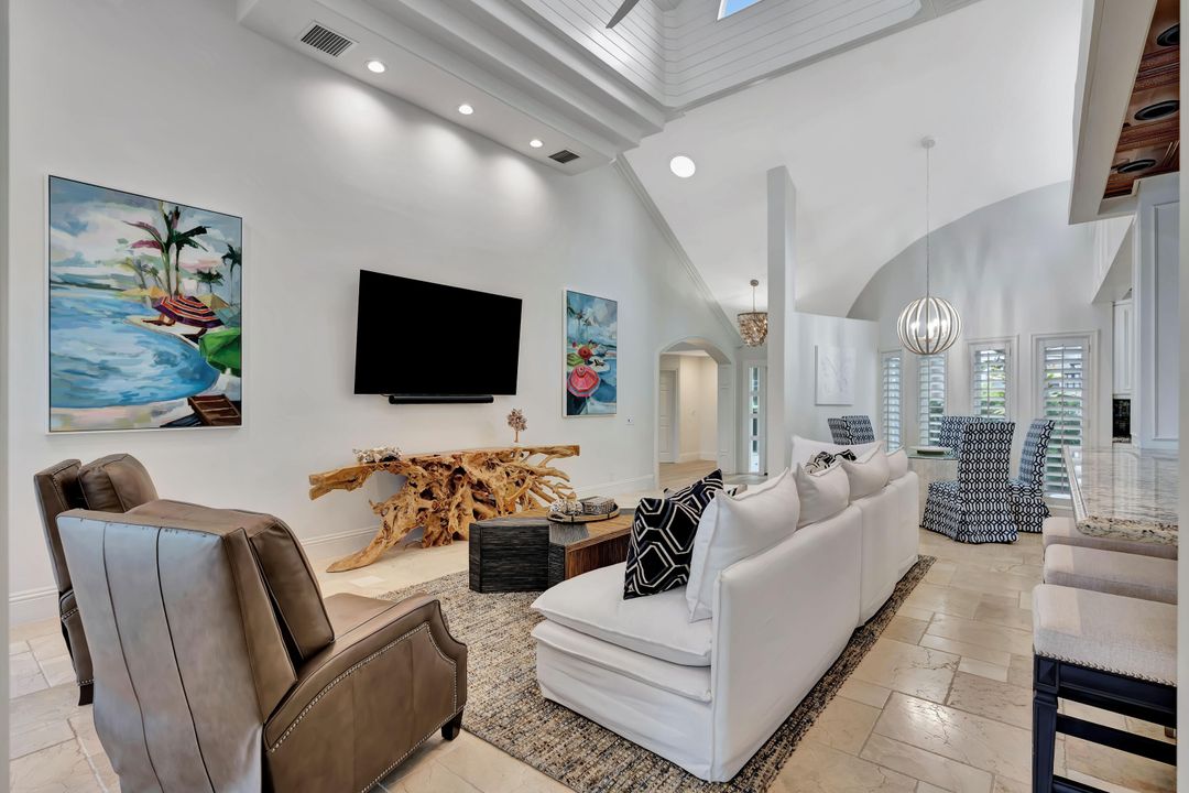 待售: $4,990,000 (6 贝兹, 4 浴室, 5200 平方英尺)