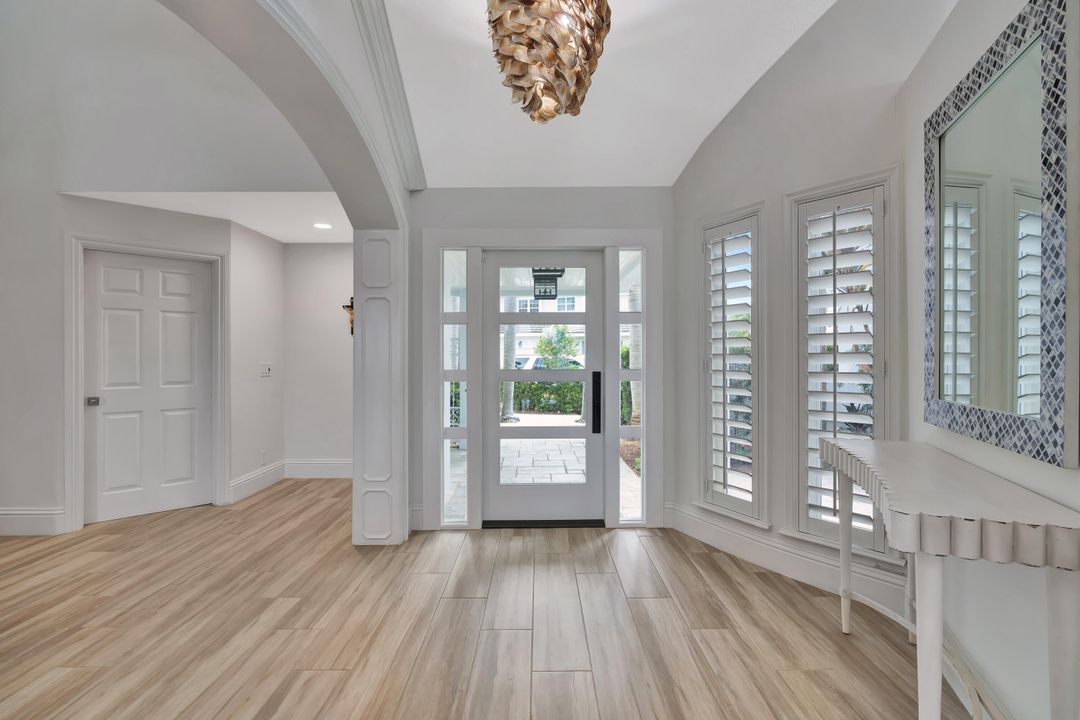 待售: $4,990,000 (6 贝兹, 4 浴室, 5200 平方英尺)