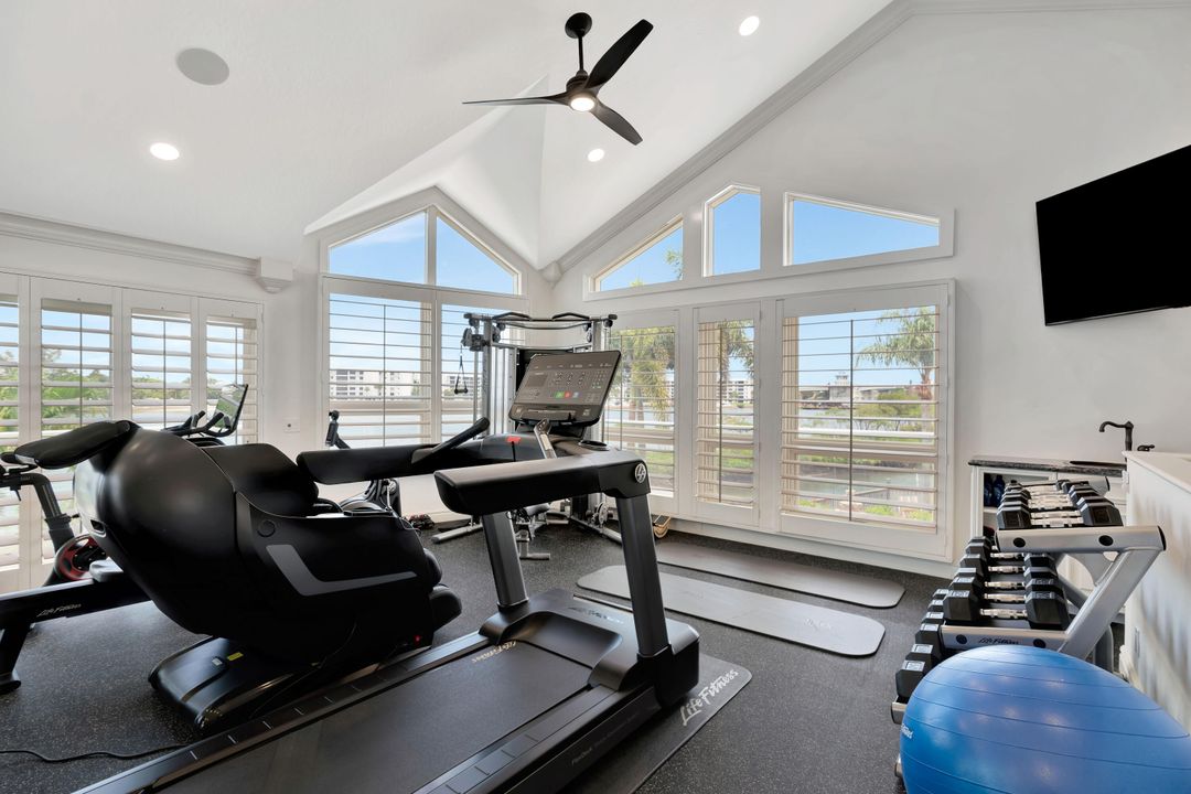 待售: $4,990,000 (6 贝兹, 4 浴室, 5200 平方英尺)