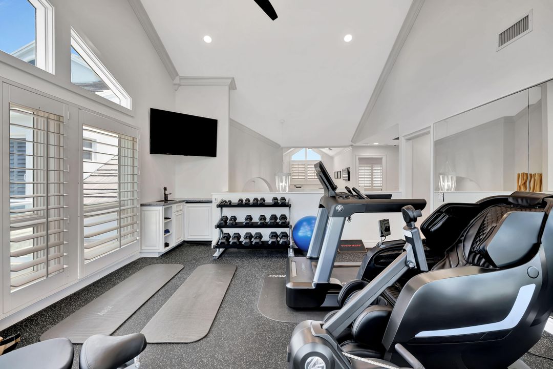 待售: $4,990,000 (6 贝兹, 4 浴室, 5200 平方英尺)