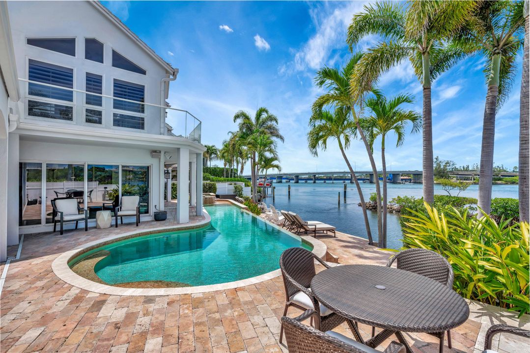 待售: $4,990,000 (6 贝兹, 4 浴室, 5200 平方英尺)