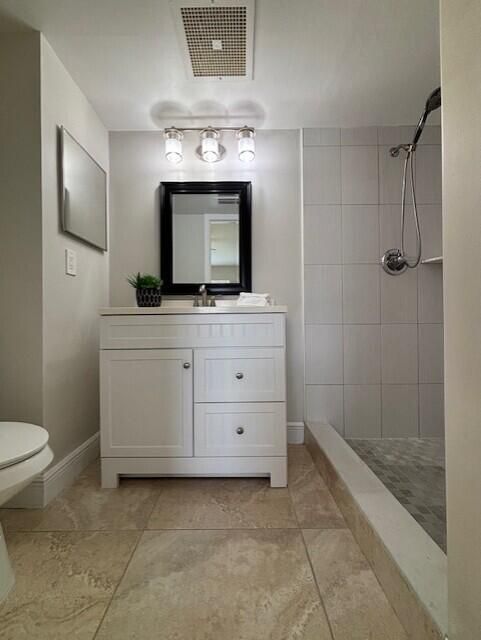 合同活跃: $2,200 (2 贝兹, 2 浴室, 857 平方英尺)