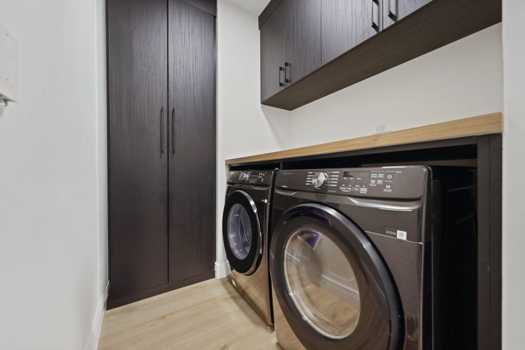 Active With Contract: $1,599,900 (2 beds, 2 baths, 2153 Square Feet)