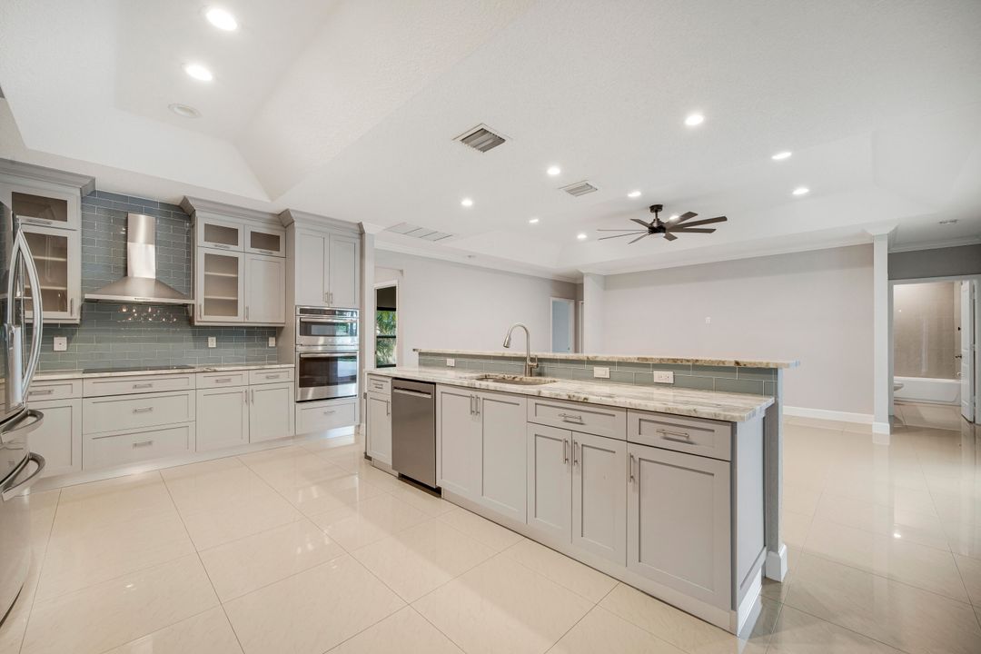 Recently Sold: $580,000 (5 beds, 3 baths, 2853 Square Feet)