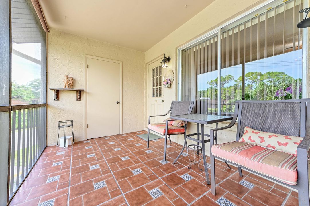 Active With Contract: $160,000 (2 beds, 2 baths, 924 Square Feet)