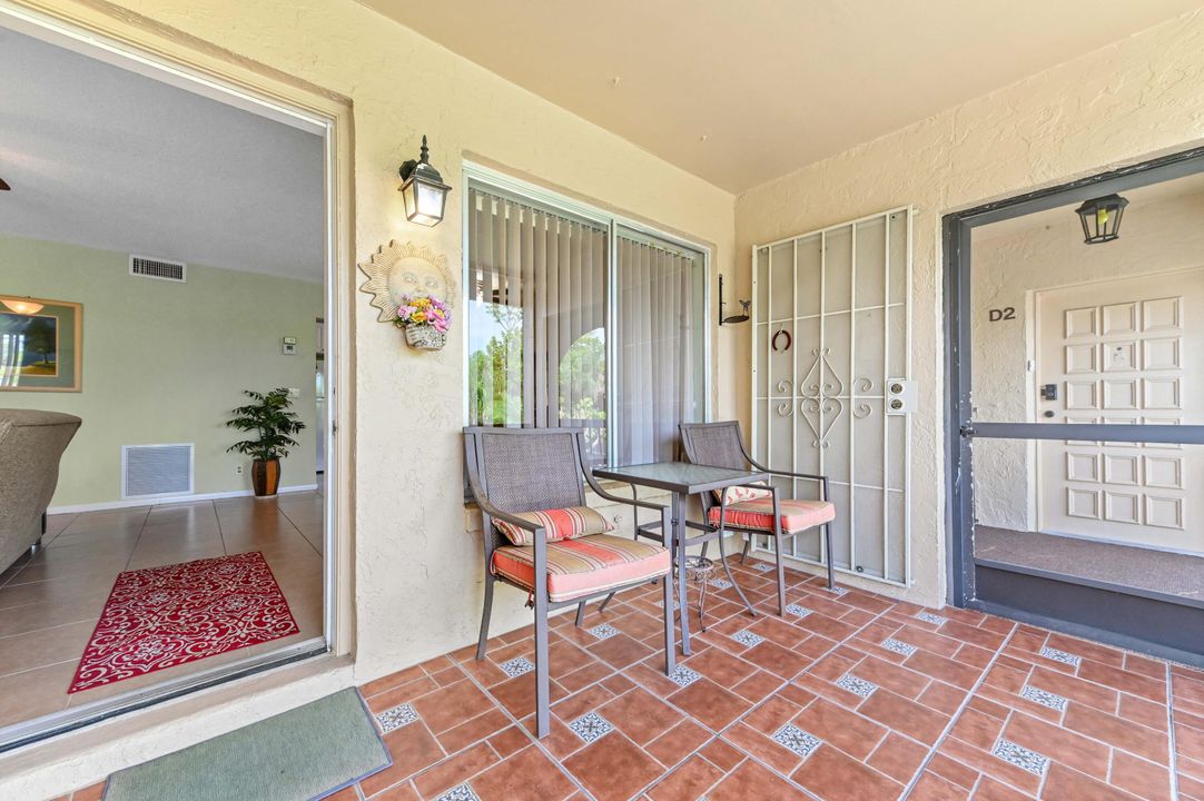 Active With Contract: $160,000 (2 beds, 2 baths, 924 Square Feet)