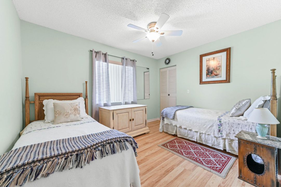 Active With Contract: $160,000 (2 beds, 2 baths, 924 Square Feet)