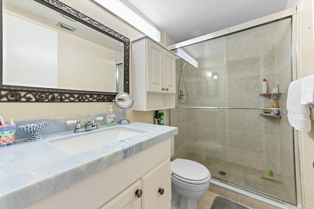 Active With Contract: $160,000 (2 beds, 2 baths, 924 Square Feet)