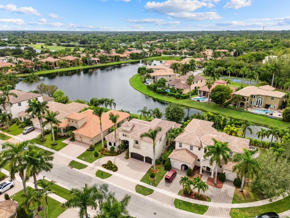 For Sale: $1,100,000 (5 beds, 4 baths, 4179 Square Feet)